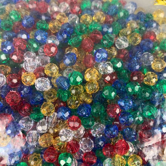 Herrschners Plastic Beaded Gift Box Christmas Ornaments Kit 517285 Makes 4 - Picture 5 of 8